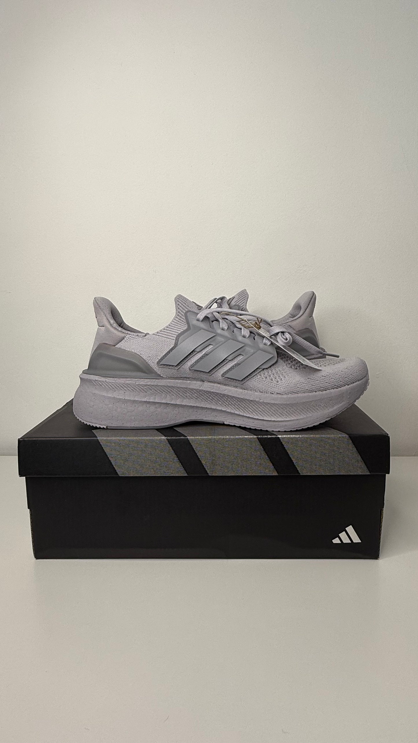 Tênis Adidas Ultraboost 5 - PRONTA ENTREGA