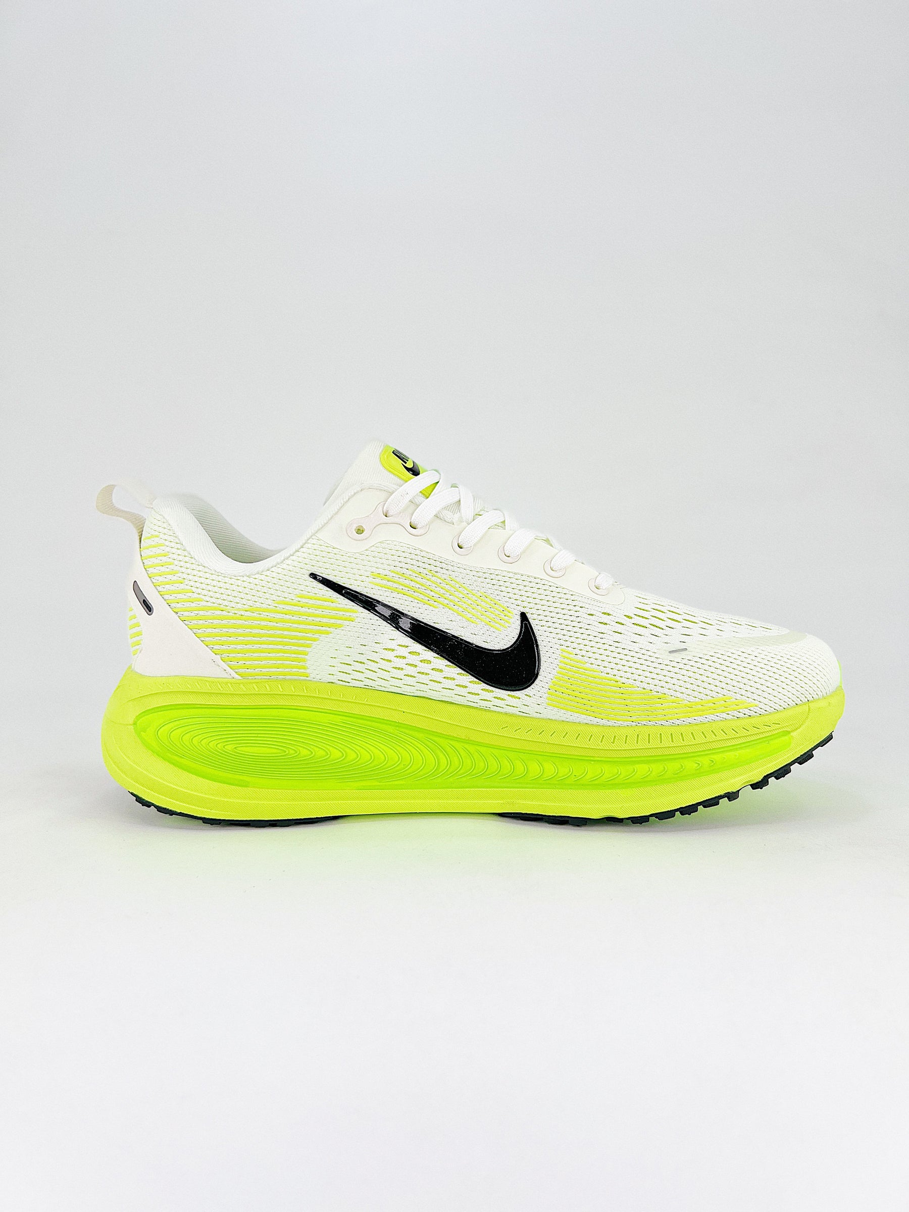 Tênis Nike Vomero 18