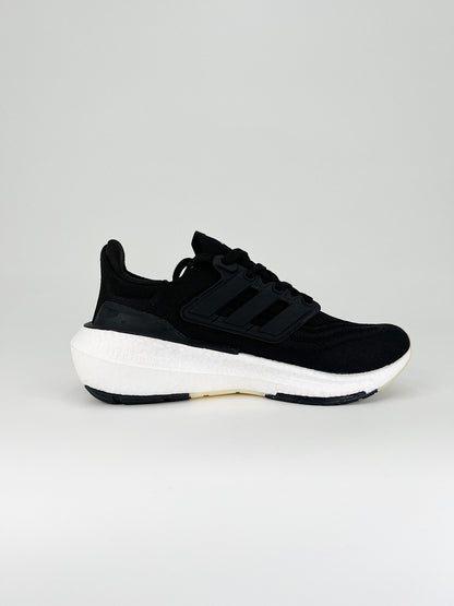 Tênis Adidas UltraBoost Light 23
