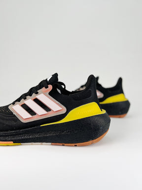 Tênis Adidas UltraBoost Light 23