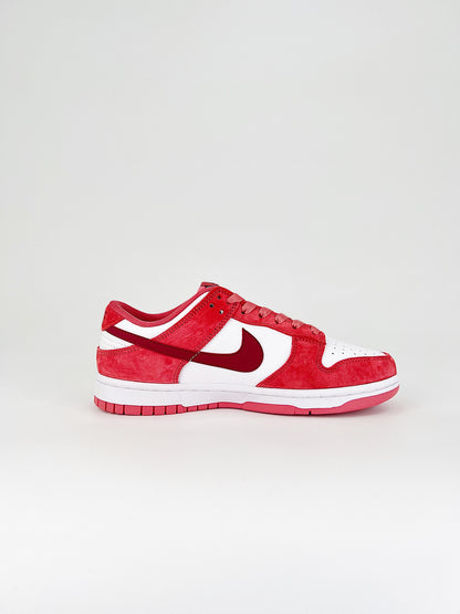 Nike Dunk Low Valentine's Day