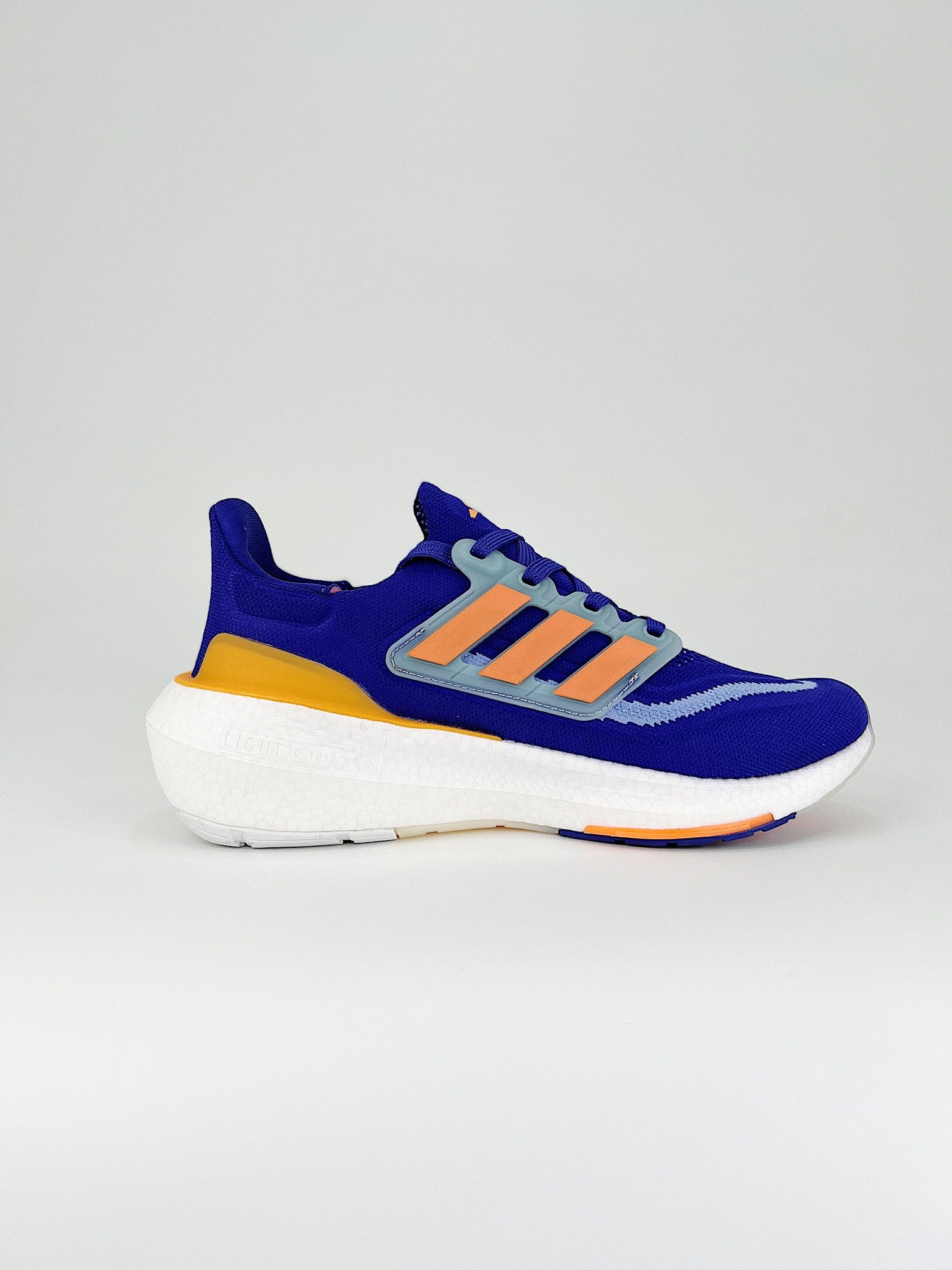 Tênis Adidas UltraBoost Light 23