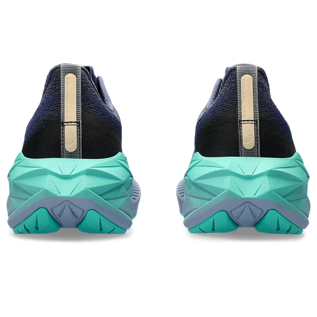 Tênis Asics Novablast 4