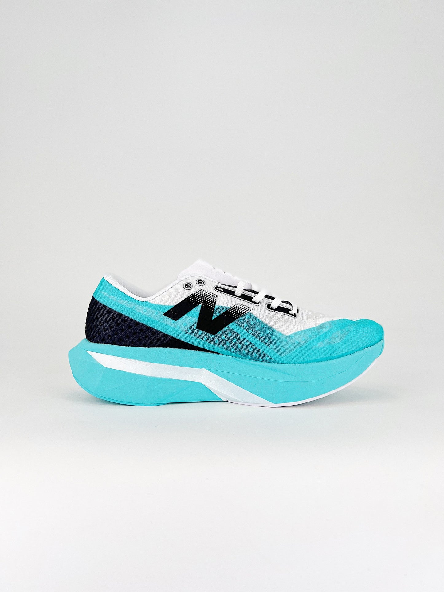 Tênis New Balance Fuelcell Supercomp Elite V4