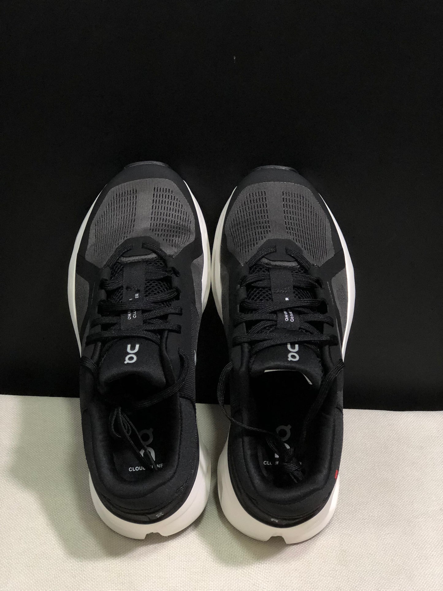 Tênis On Running Cloudrunner 2