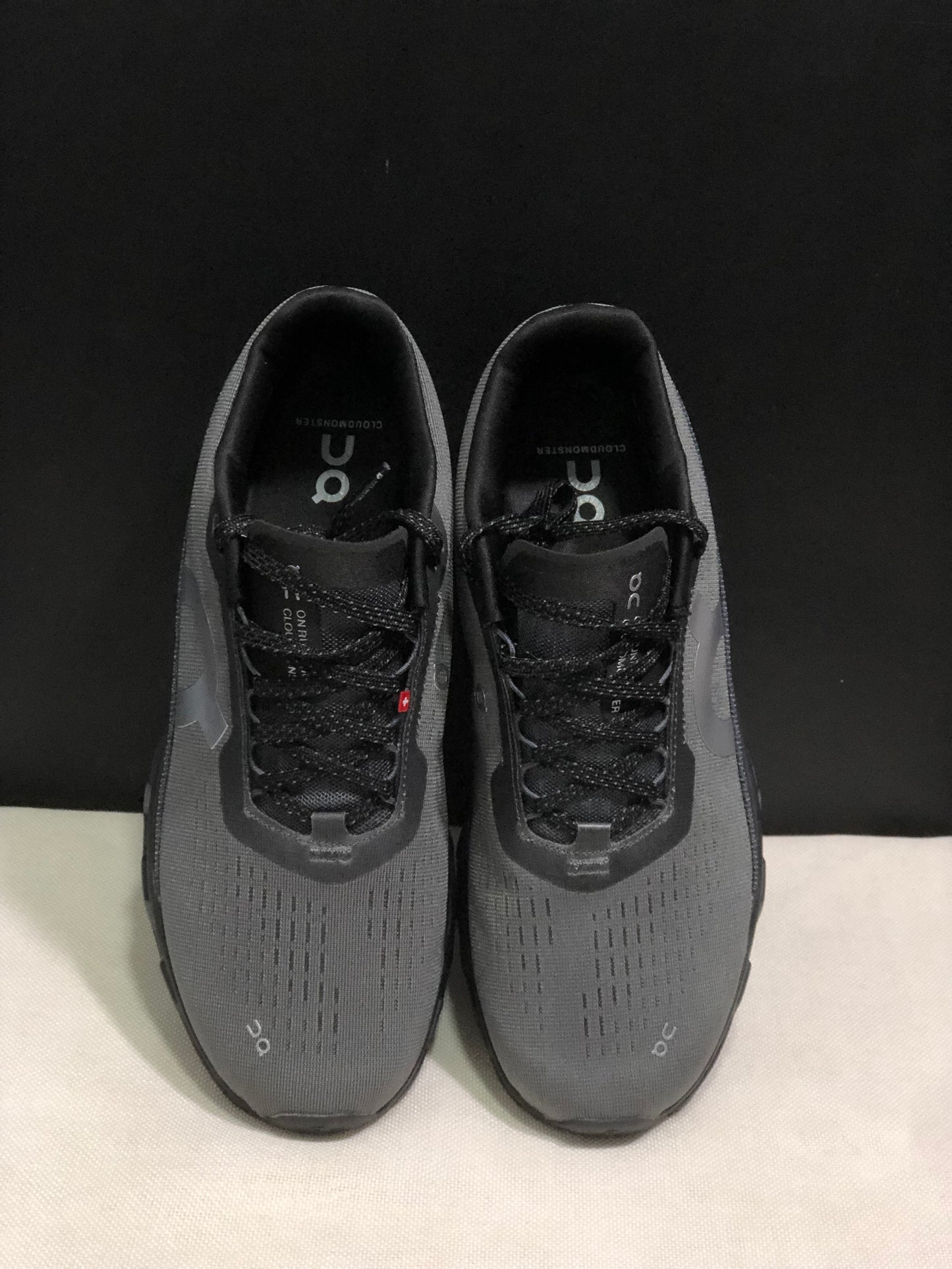 Tênis On Running Cloudmonster 2