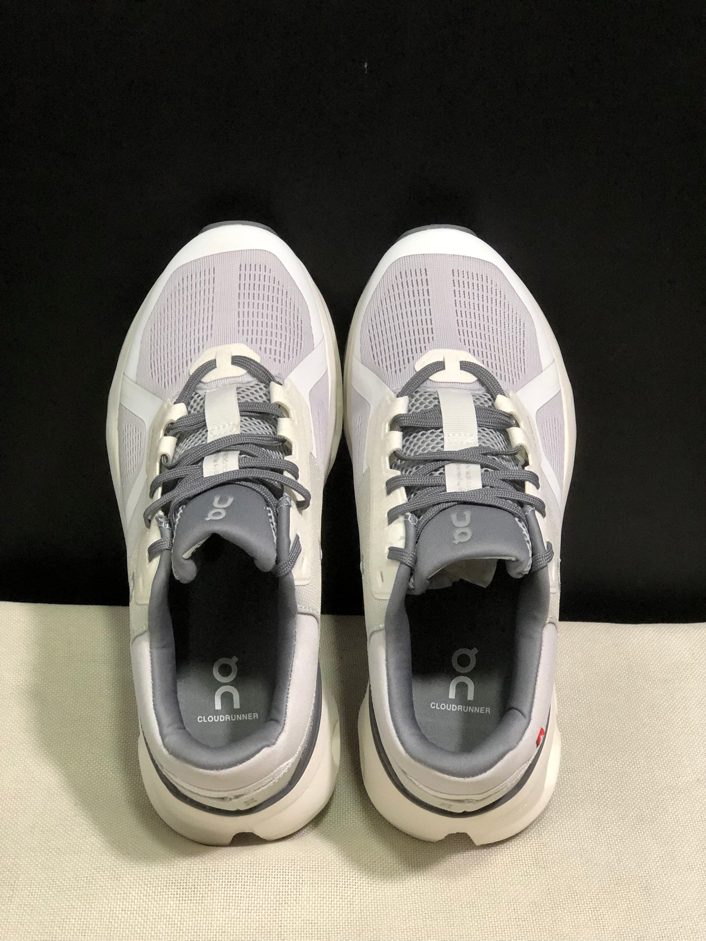 Tênis On Running Cloudrunner 2