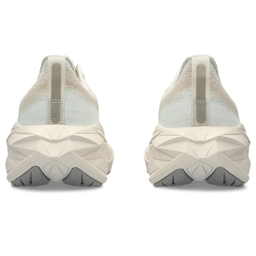 Tênis Asics Novablast 4