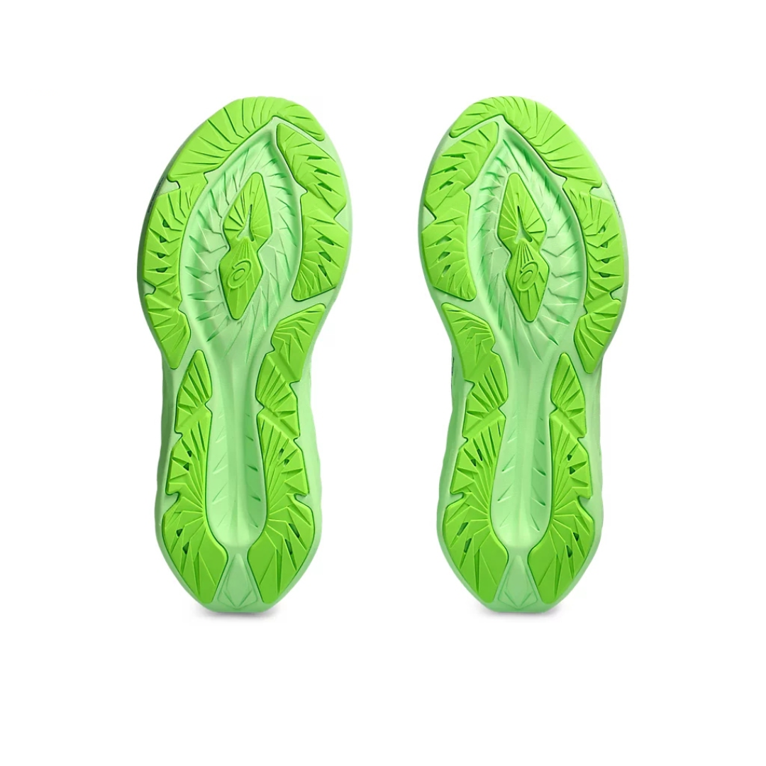 Tênis Asics Novablast 4