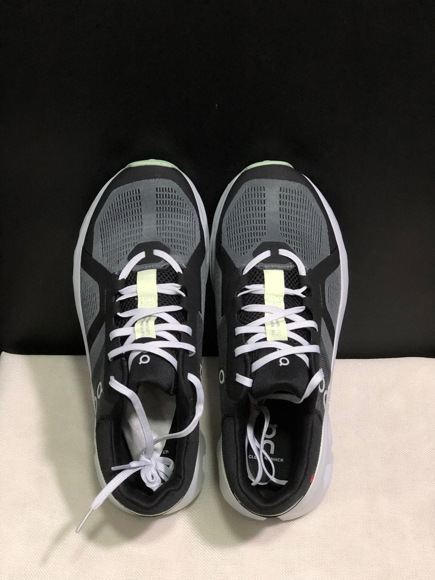 Tênis On Running Cloudrunner 2