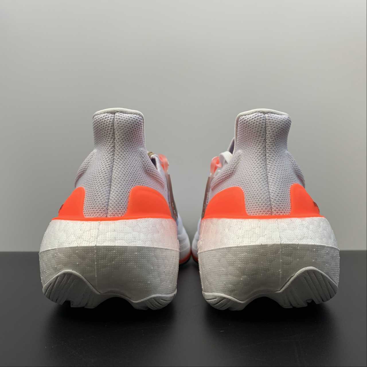 Tênis Adidas UltraBoost Light 23