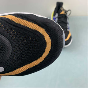 Tênis Adidas UltraBoost Light 23