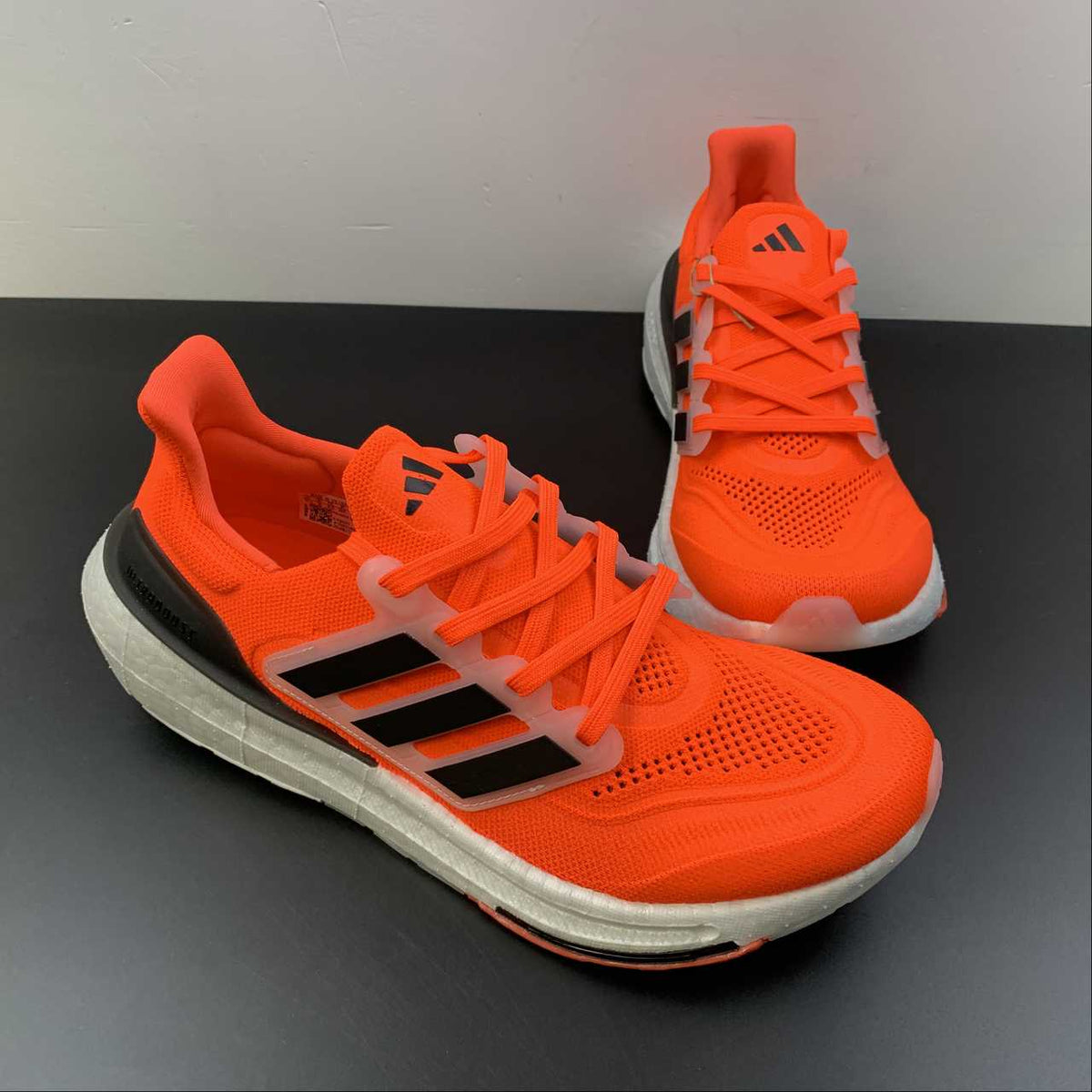 Tênis Adidas UltraBoost Light 23