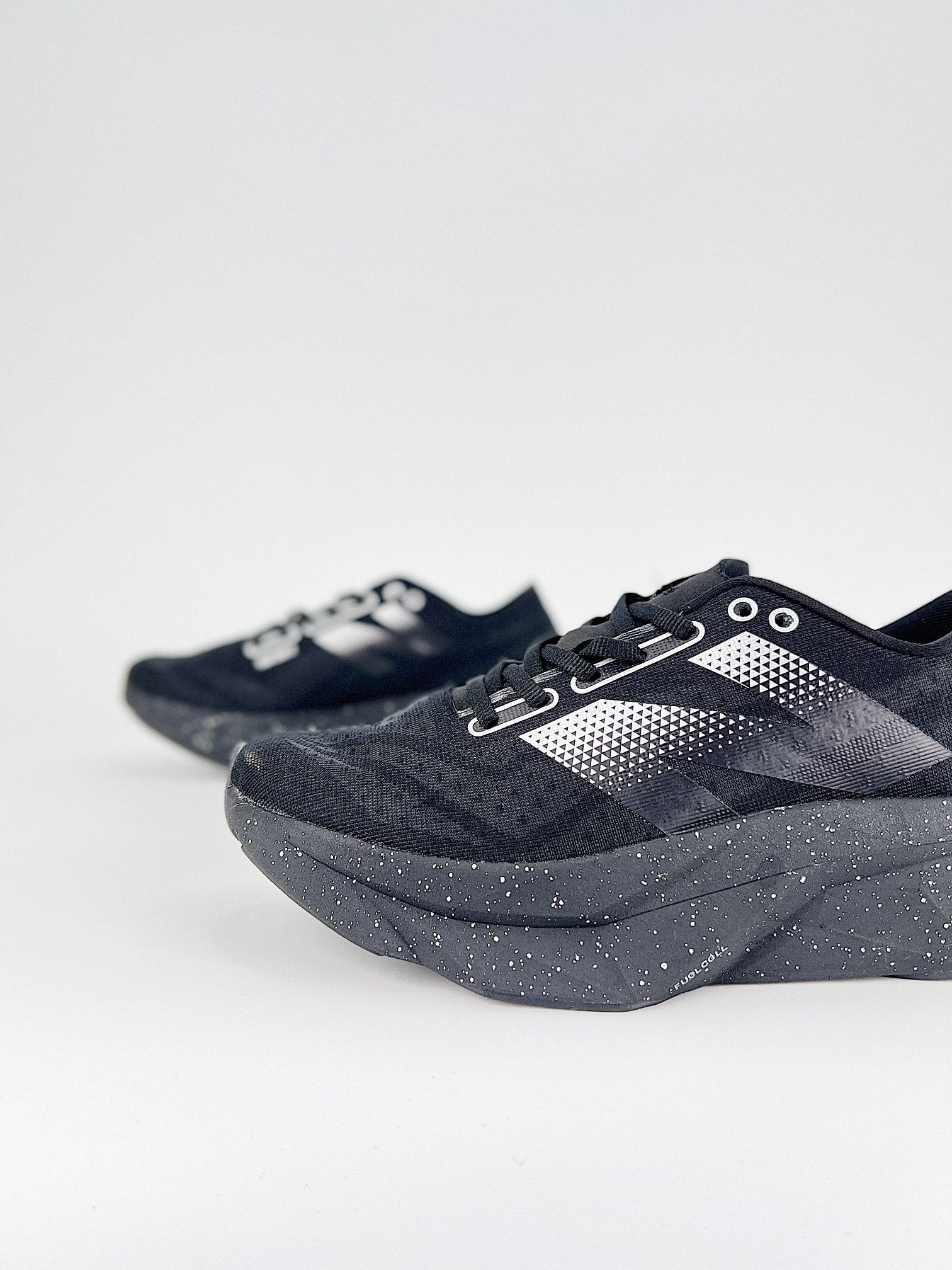 Tênis New Balance Fuelcell Supercomp Elite V4