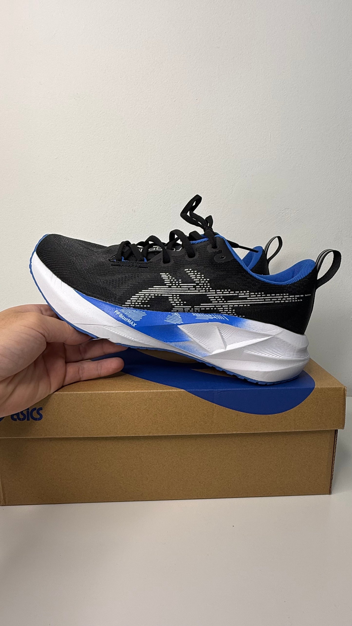 Tênis Asics Novablast 5 - PRONTA ENTREGA