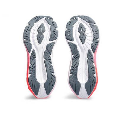 Tênis Asics Novablast 4