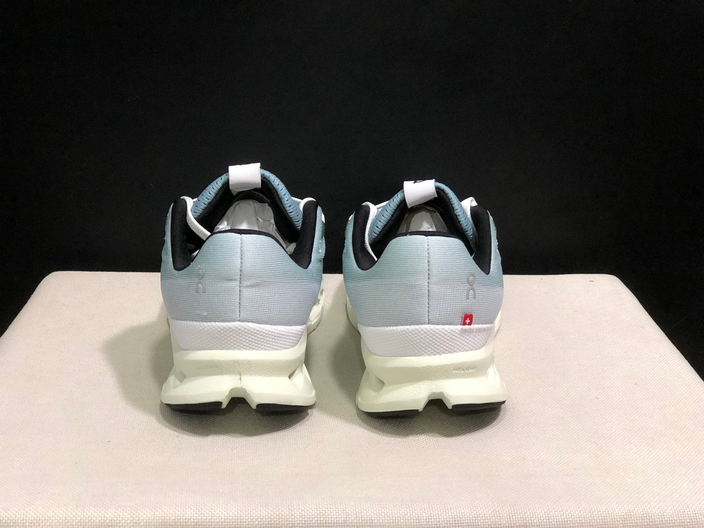 Tênis On Running Cloudsurfer