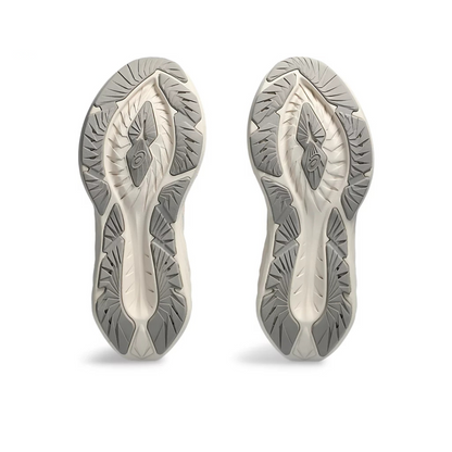 Tênis Asics Novablast 4