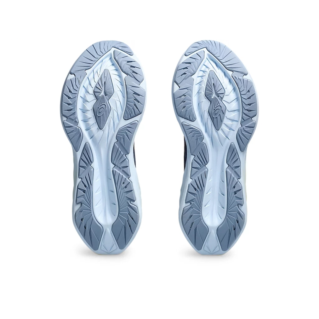 Tênis Asics Novablast 4