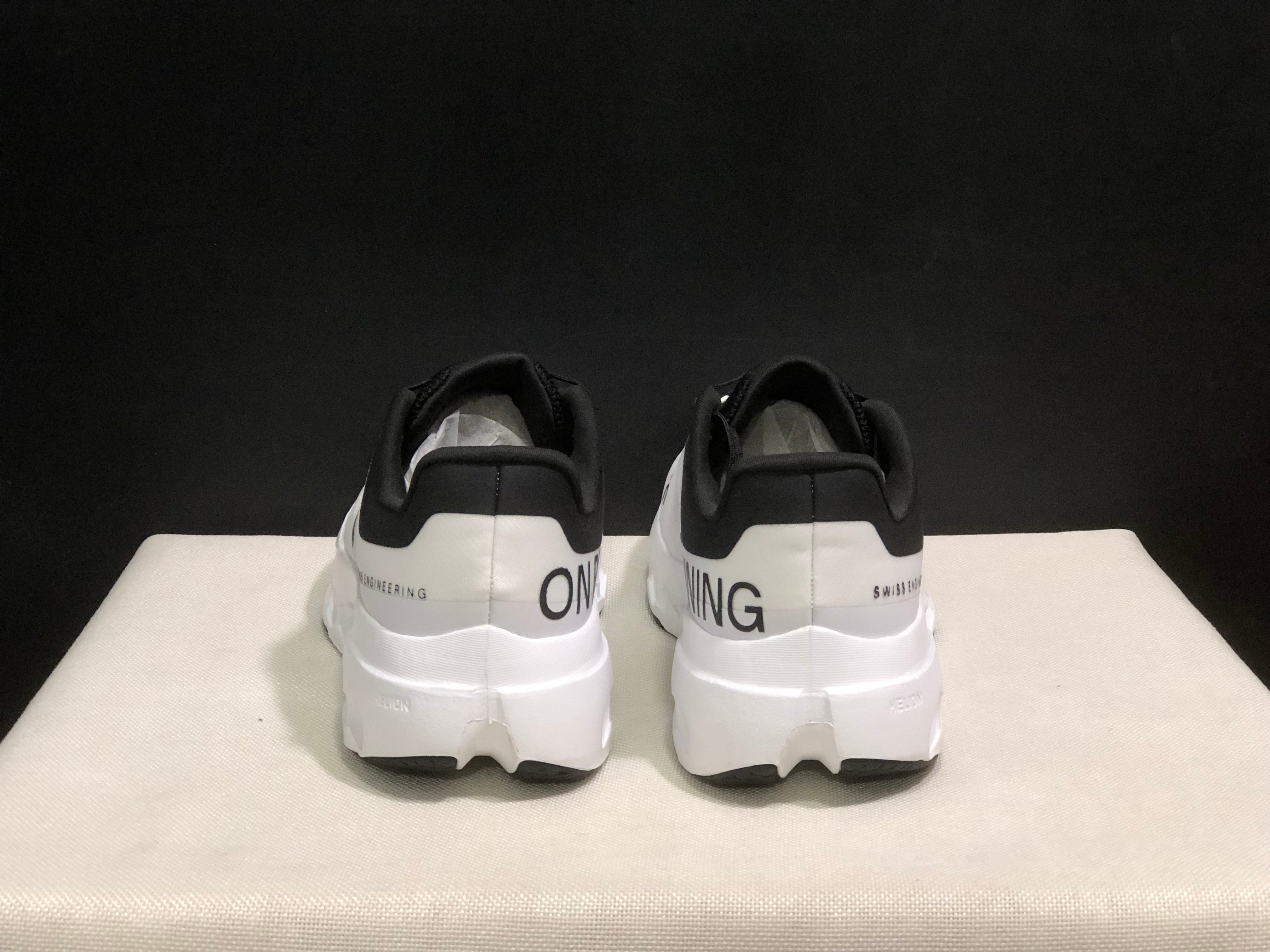 On Running Cloudsurfer Next White Black