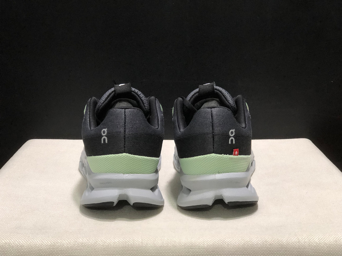 Tênis On Running Cloudsurfer