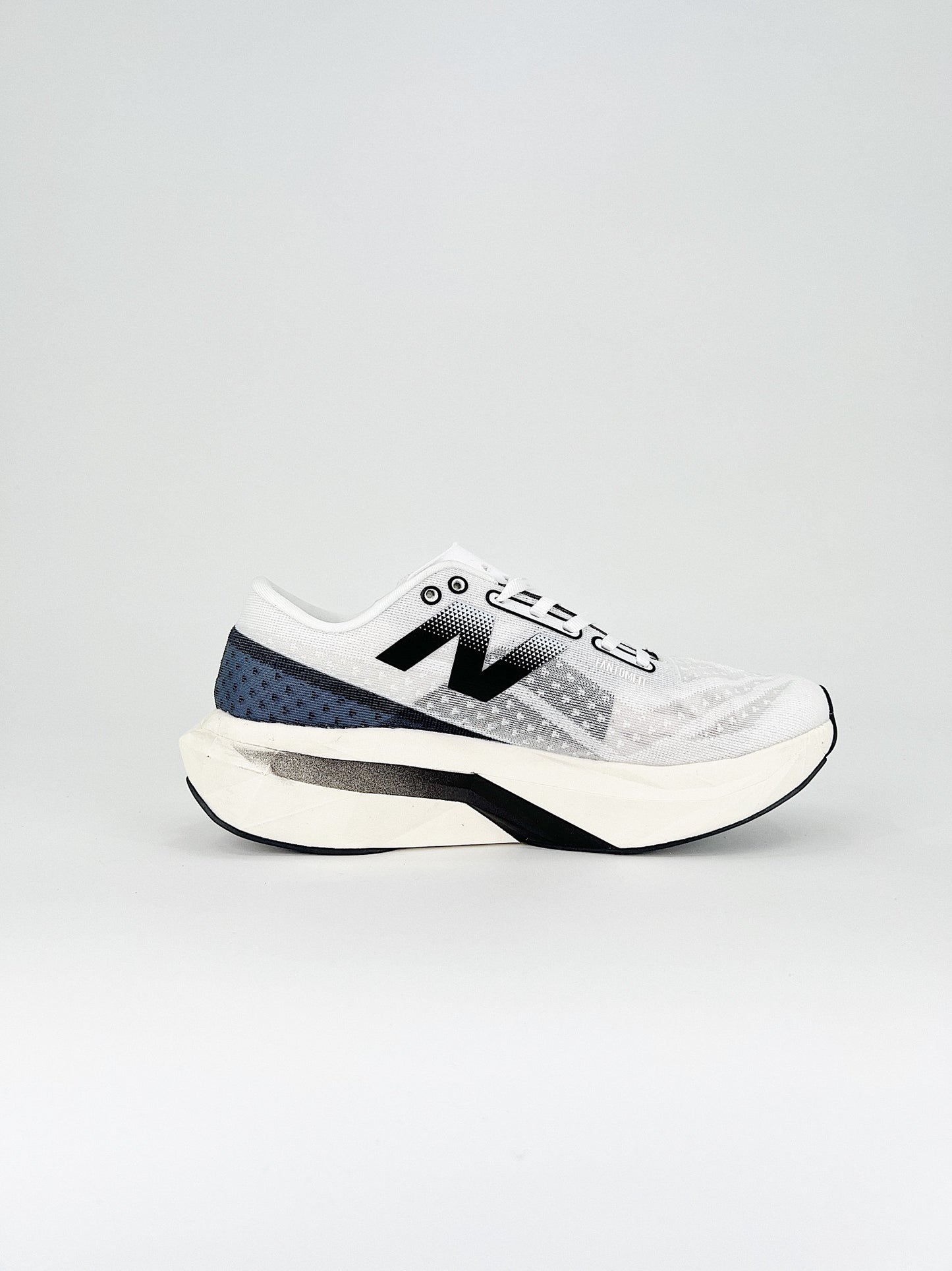 Tênis New Balance Fuelcell Supercomp Elite V4