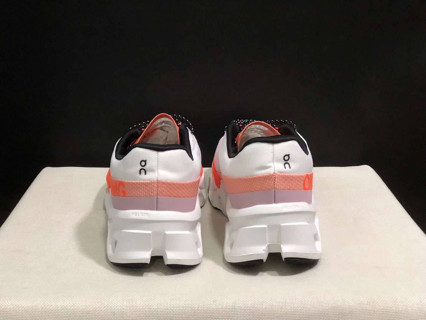 Tênis On Running Cloudmonster 2