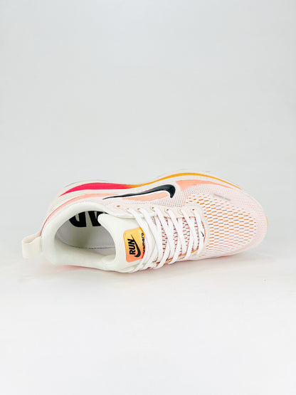 Tênis Nike Vomero 18