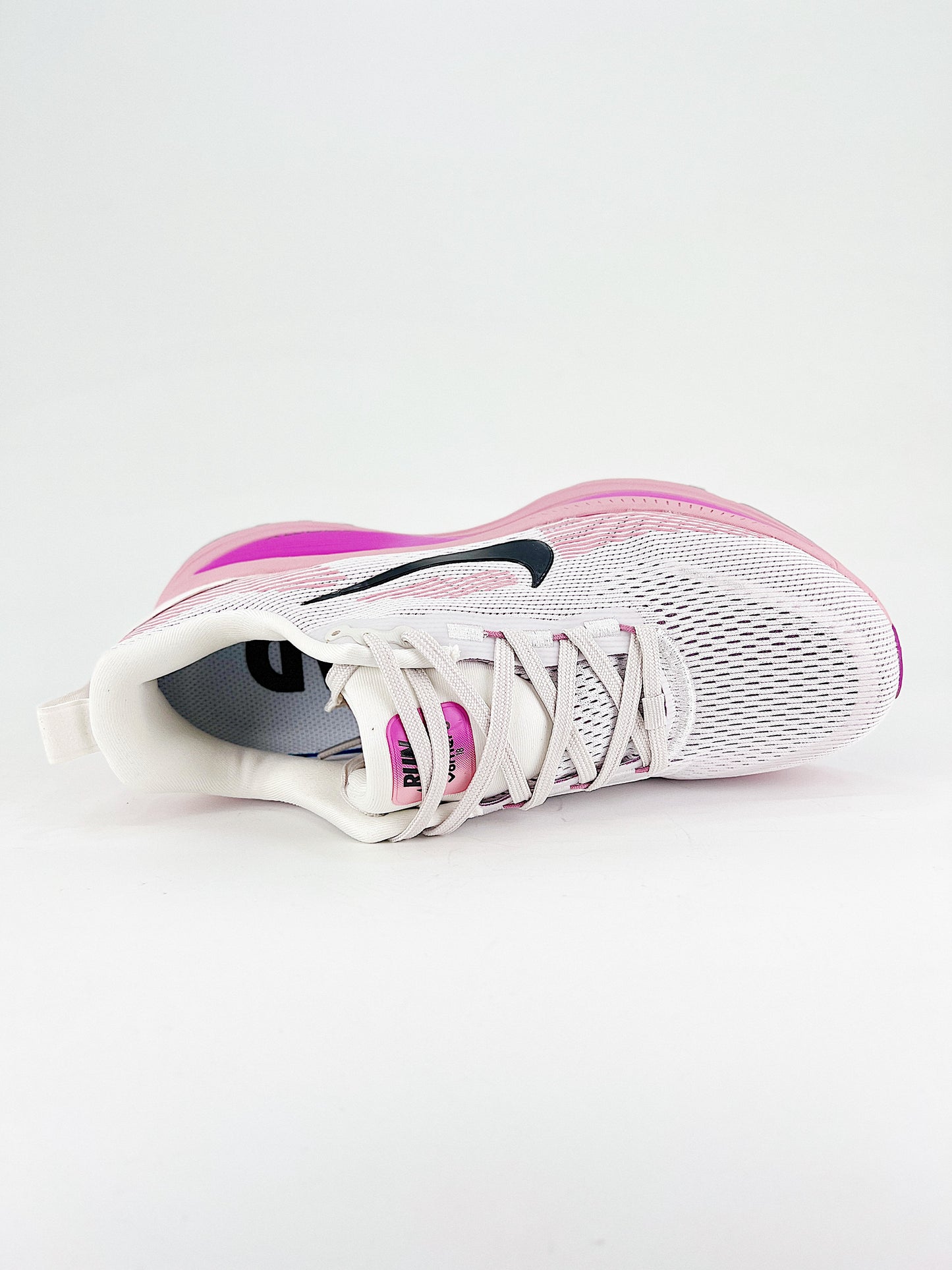 Tênis Nike Vomero 18