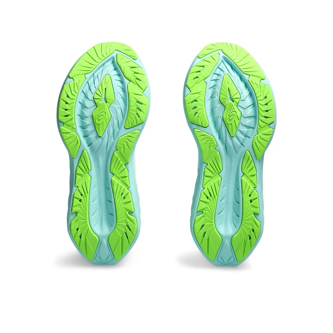 Tênis Asics Novablast 4