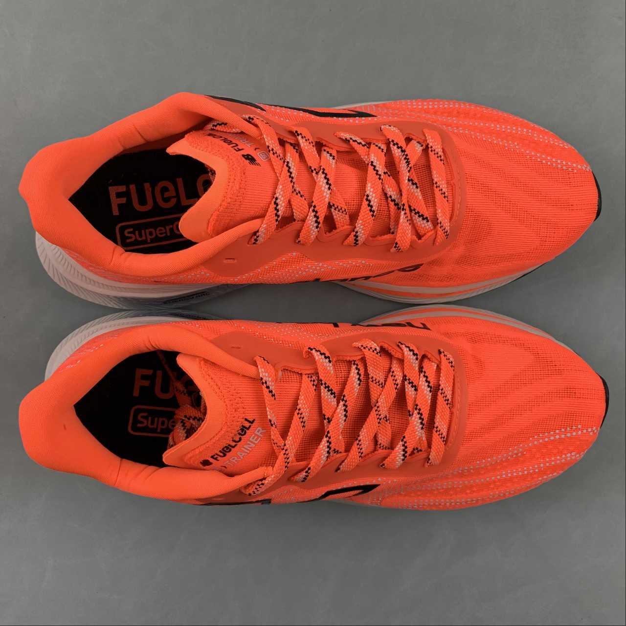 Tênis New Balance Fuelcell Supercomp Trainer V2