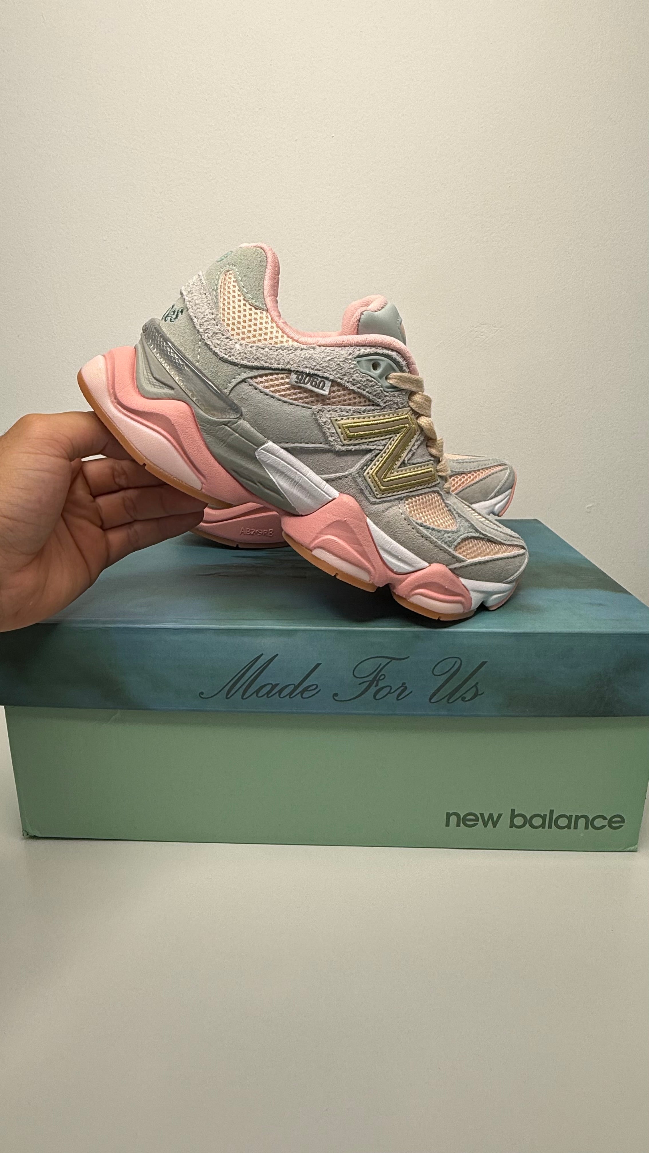 Joe Freshgoods x New Balance 9060 Baby Shower Blue - PRONTA ENTREGA