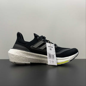 Tênis Adidas UltraBoost Light 23