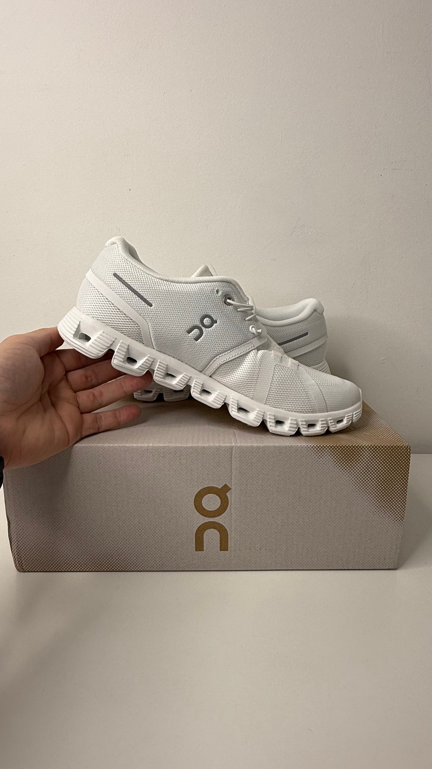 Tênis On Running Cloud 5 - PRONTA ENTREGA