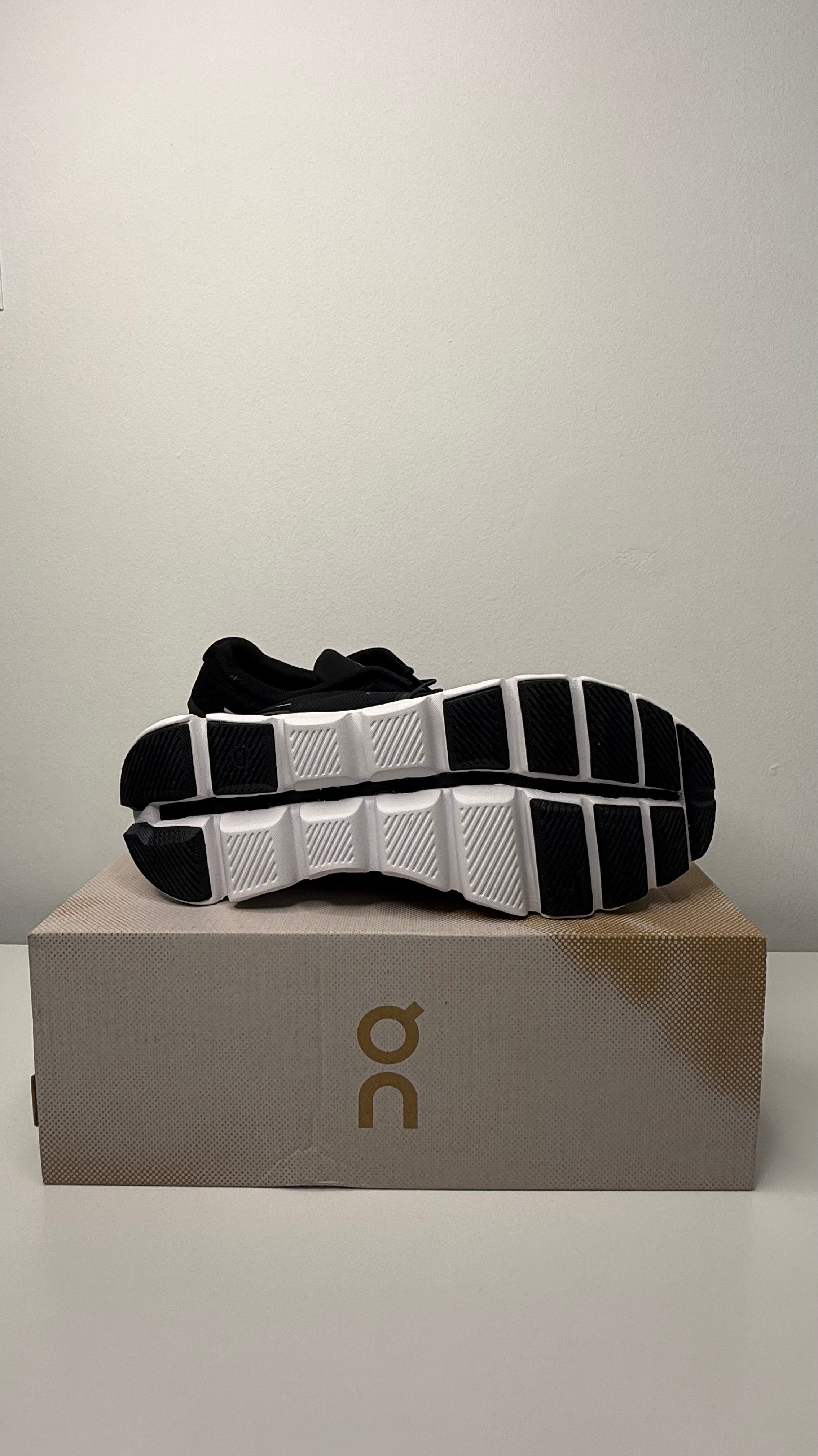 Tênis On Running Cloud 5 - PRONTA ENTREGA