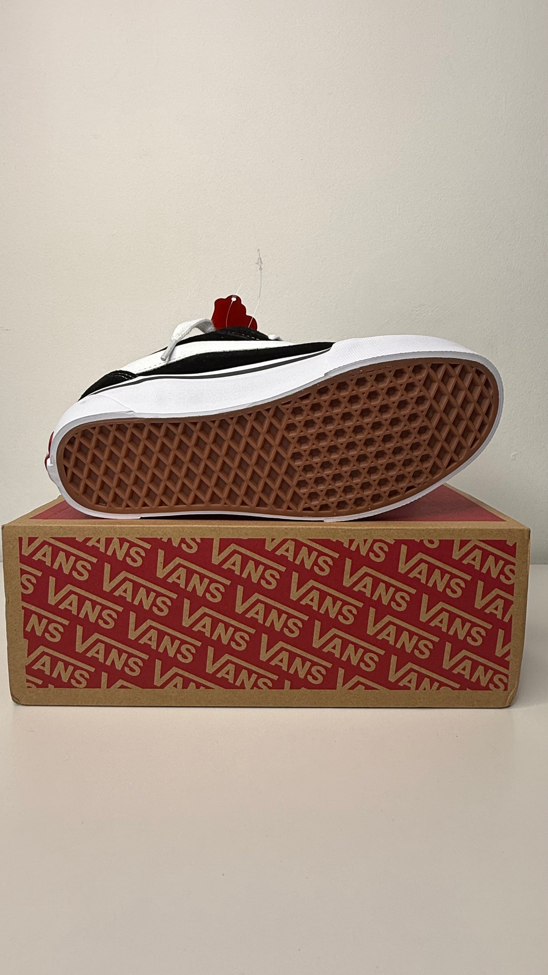 Vans Knu Skool Black White - PRONTA ENTREGA