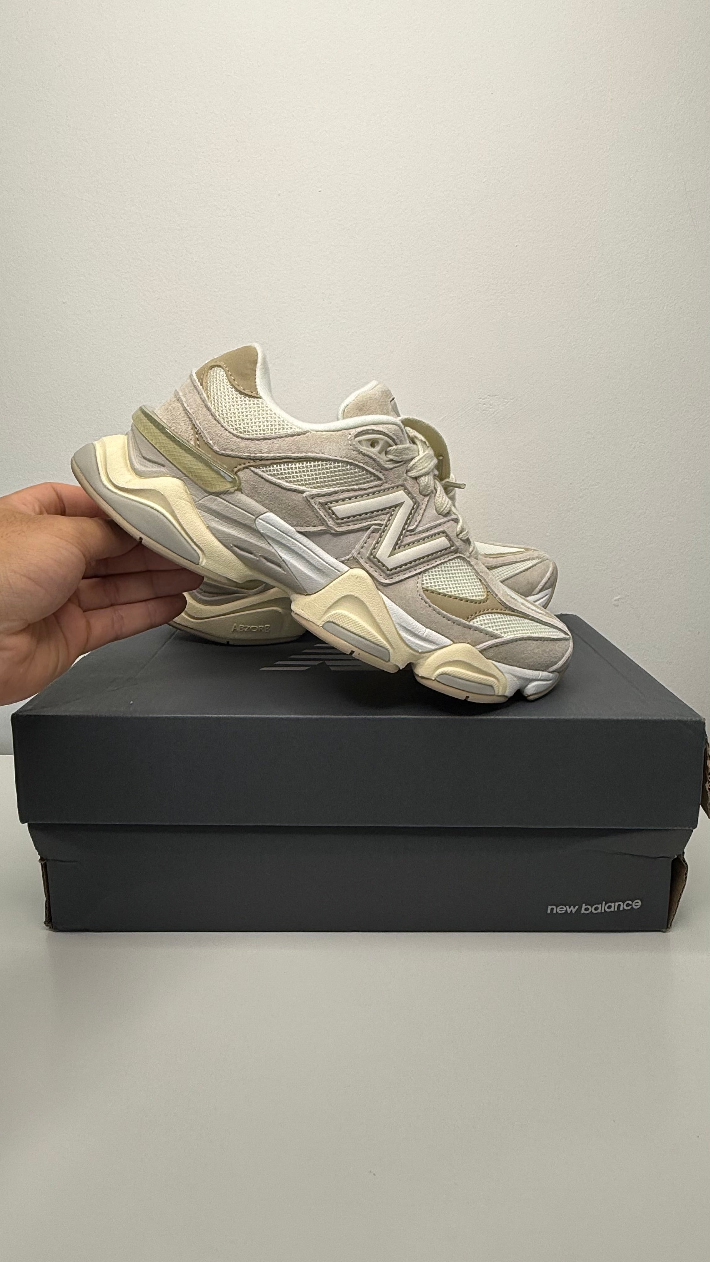 New Balance 9060 Mushroom Brown - PRONTA ENTREGA