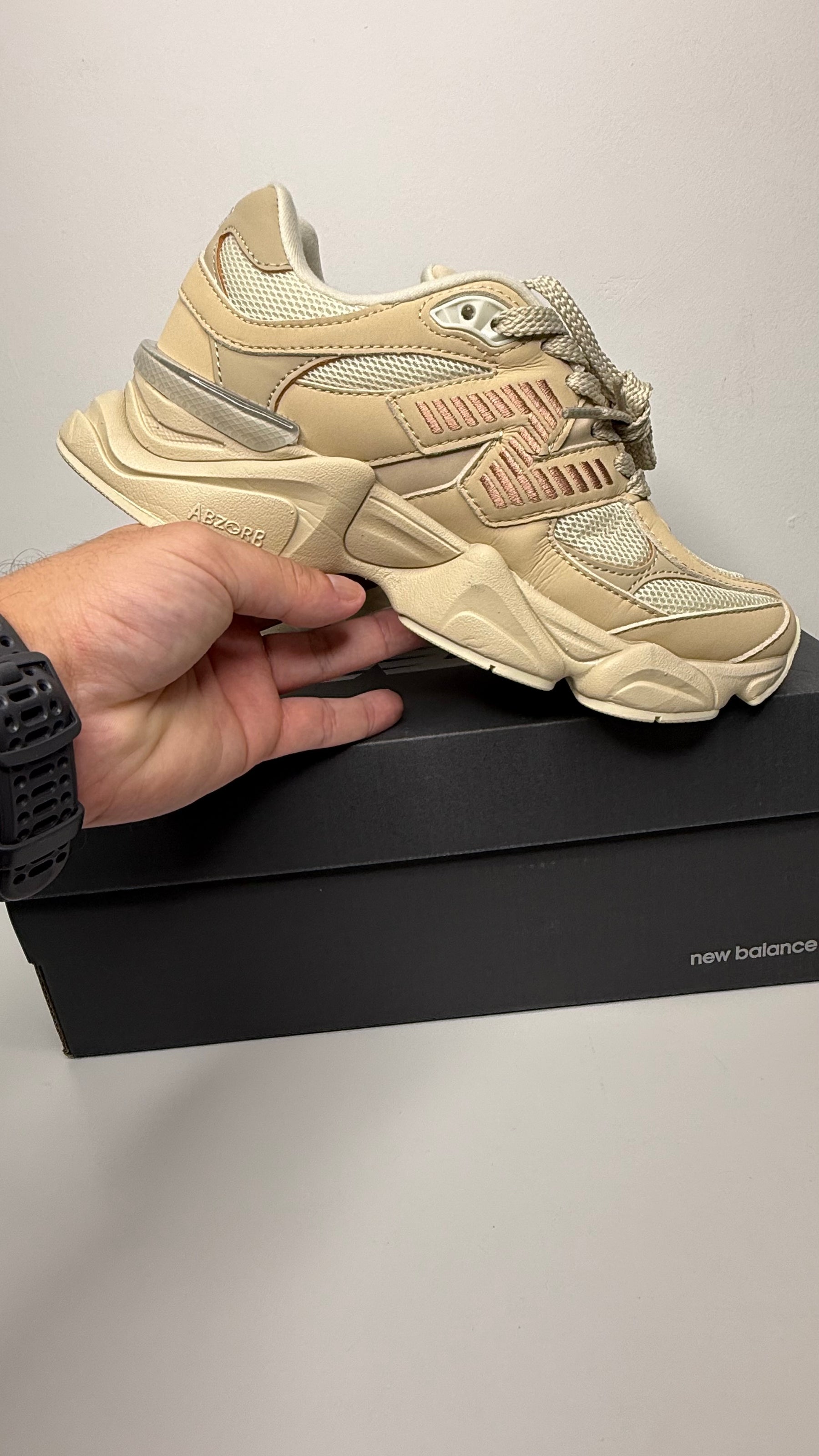 New Balance 9060 Bone Sparrow - PRONTA ENTREGA