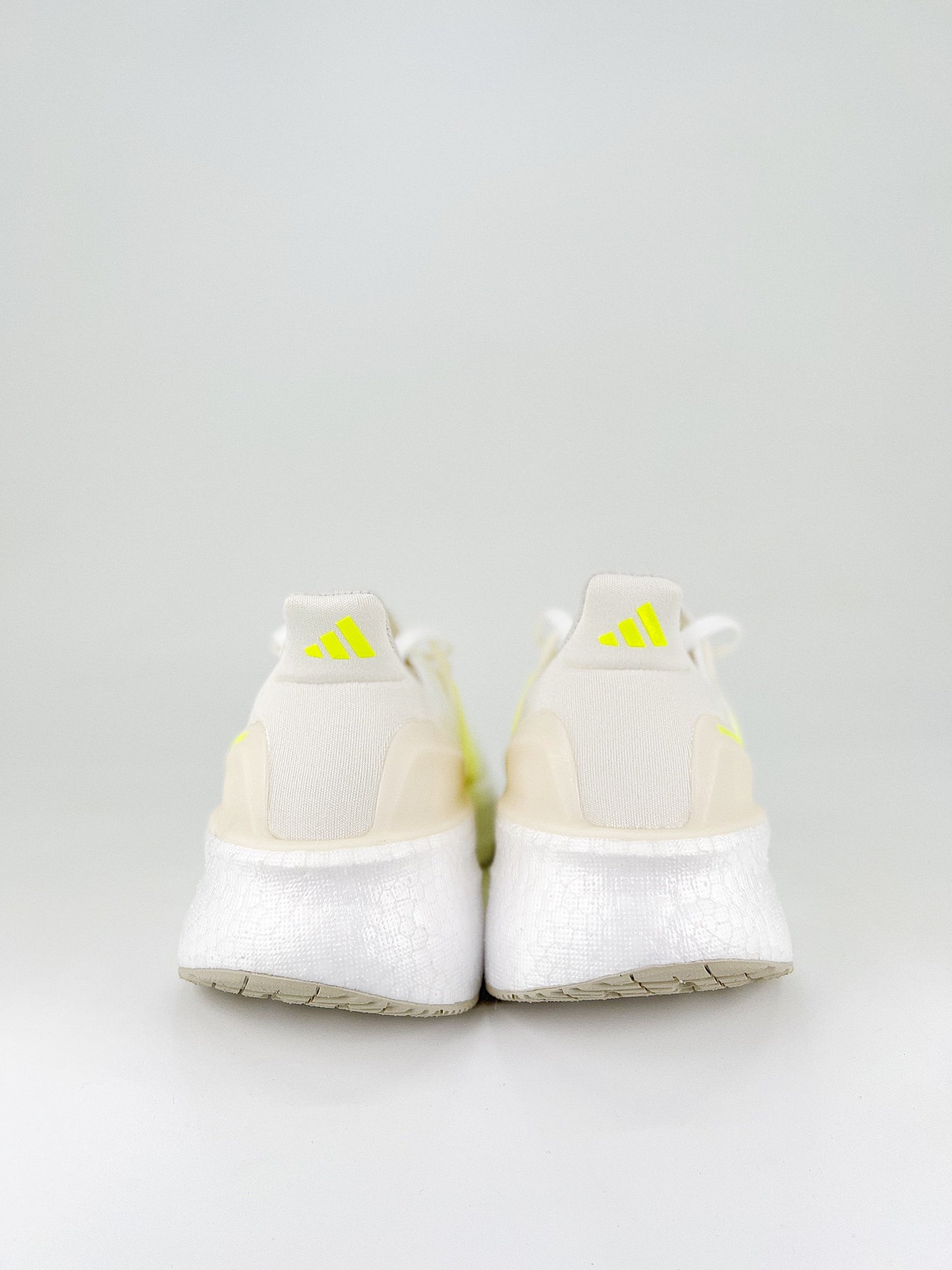 Tênis Adidas Ultraboost 5