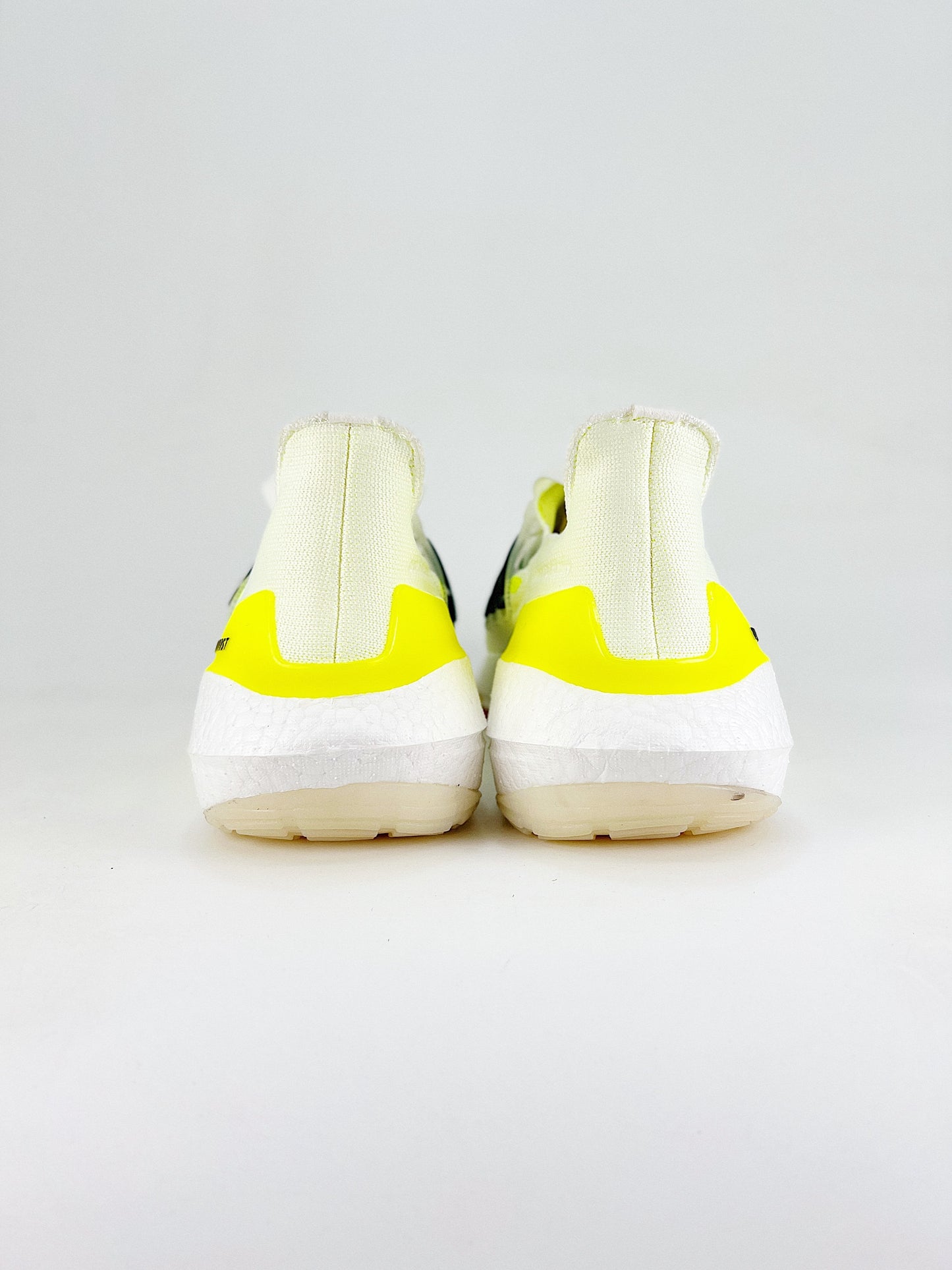 Tênis Adidas UltraBoost 21