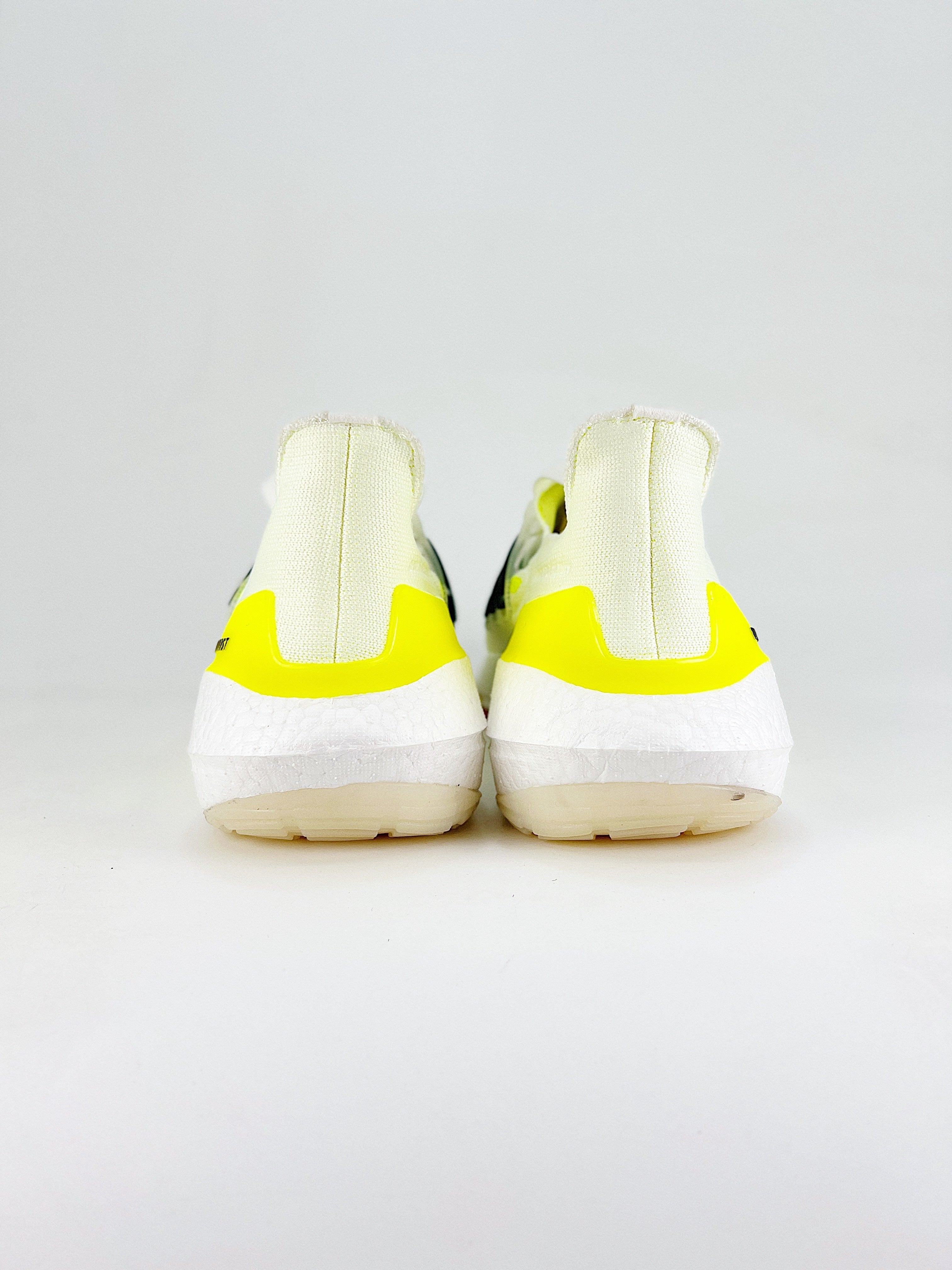 Tênis Adidas UltraBoost 21