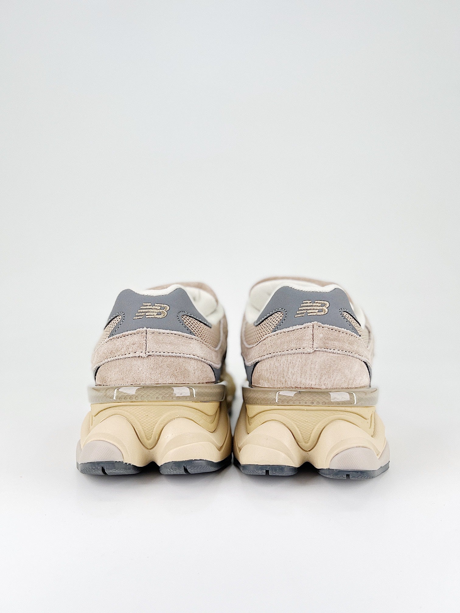 New Balance 9060 Driftwood Castlerock
