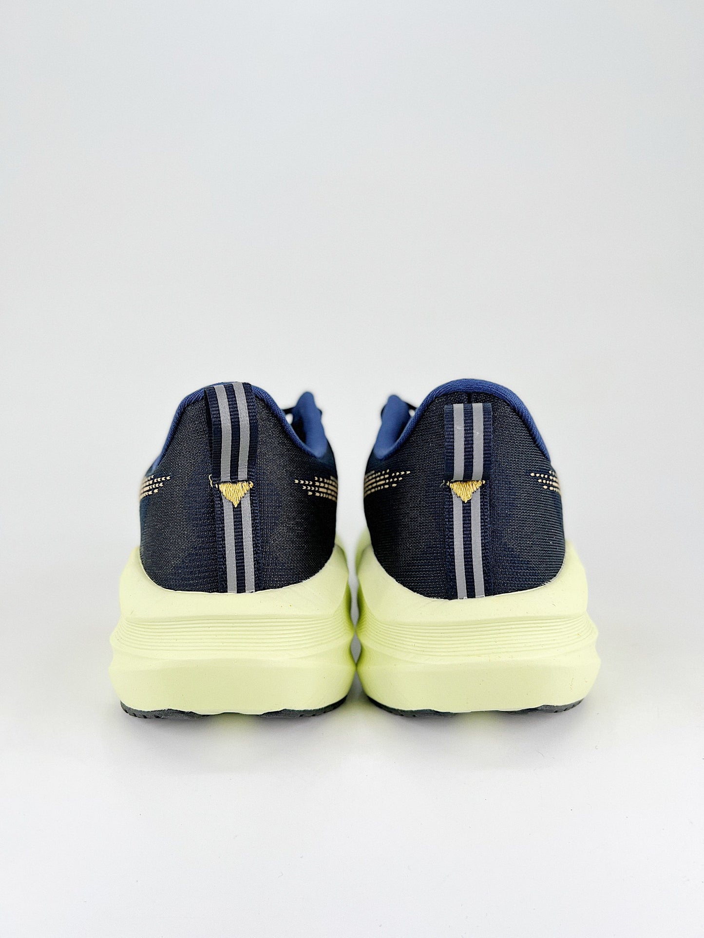 Tênis Asics Novablast 5