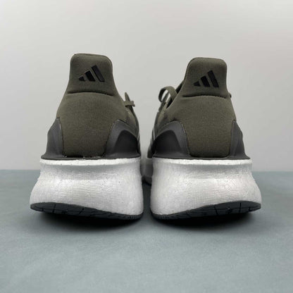 Tênis Adidas Ultraboost 5