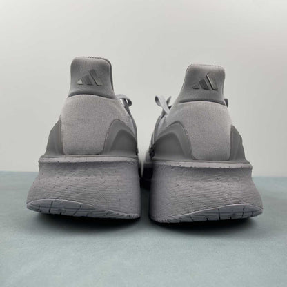 Tênis Adidas Ultraboost 5