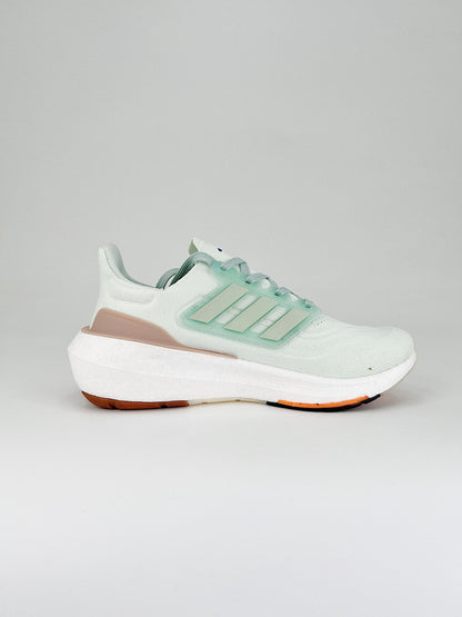 Tênis Adidas UltraBoost Light 23