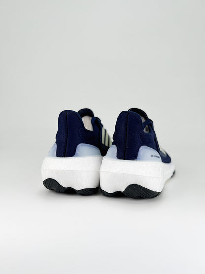 Tênis Adidas UltraBoost Light 23