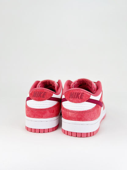 Nike Dunk Low Valentine's Day