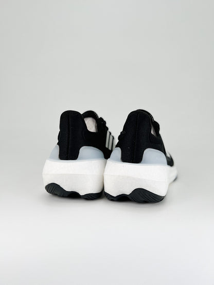 Tênis Adidas UltraBoost Light 23