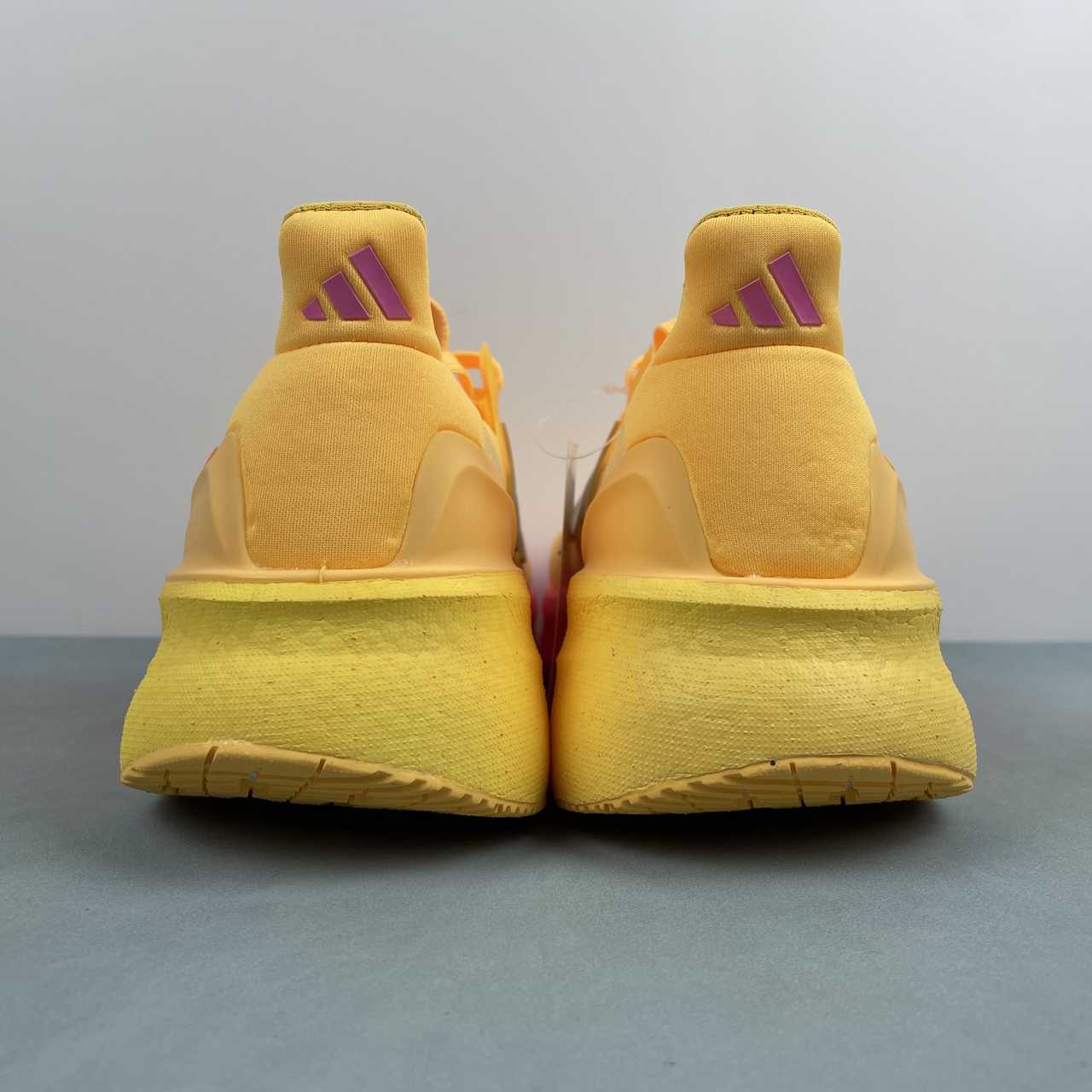 Tênis Adidas Ultraboost 5